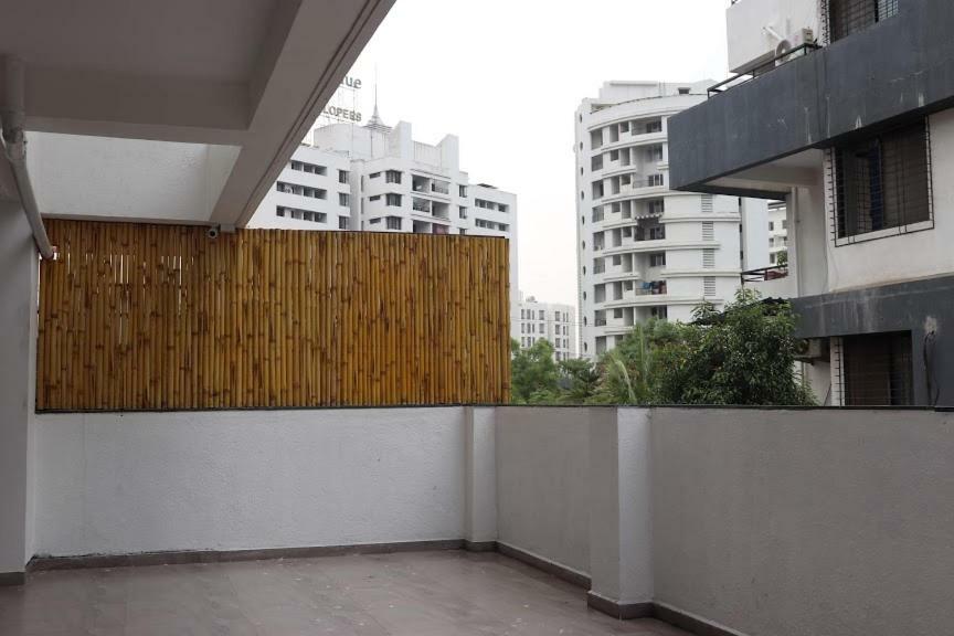 Emerald Vista Luxury Suites Pune Exterior photo
